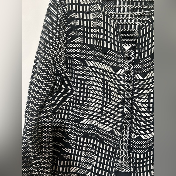 H&M Black and White Geometric Cardigan Sweater Size L - Picture 2 of 6